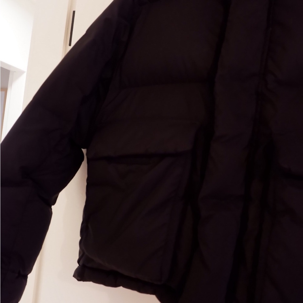 ARITZIA BLACK Super Duper Puff - Picture 7 of 15